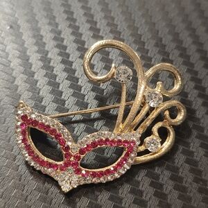 Elegant Gold and Pink Mask Brooch